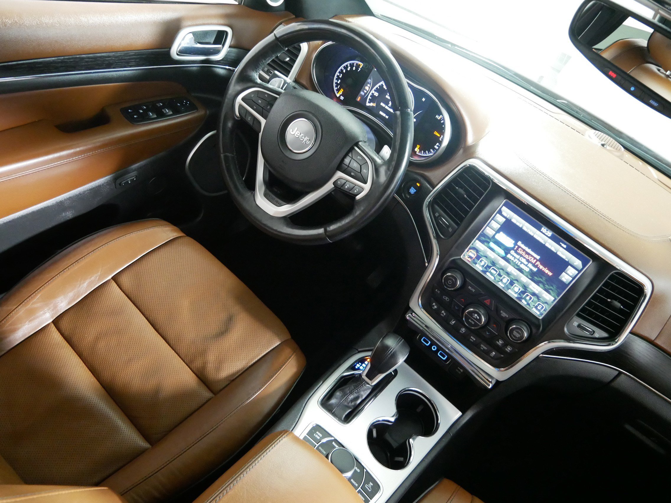 Used 2018 Jeep Grand Cherokee Summit image 9