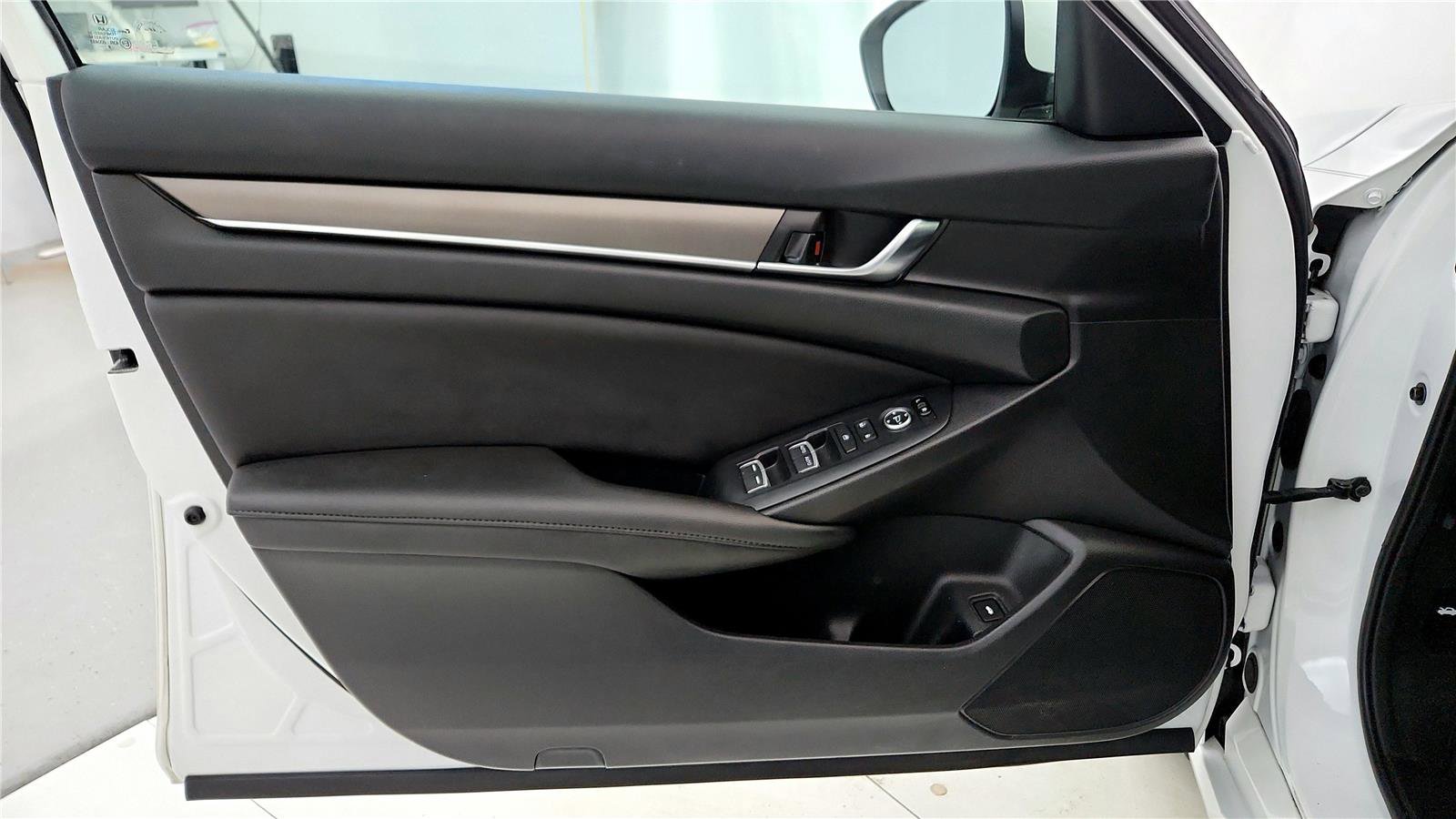 Used 2020 Honda Accord LX image 17