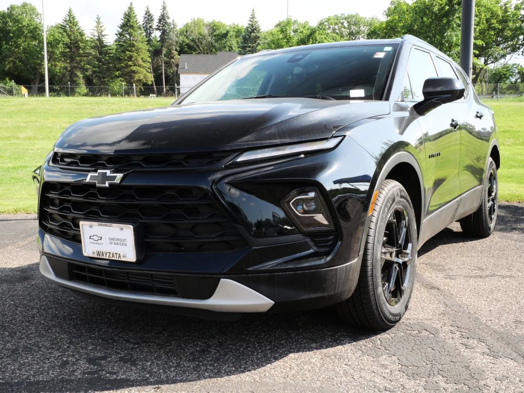 Used 2024 Chevrolet Blazer LT w/ Midnight/Sport Edition AWD/4WD image 3