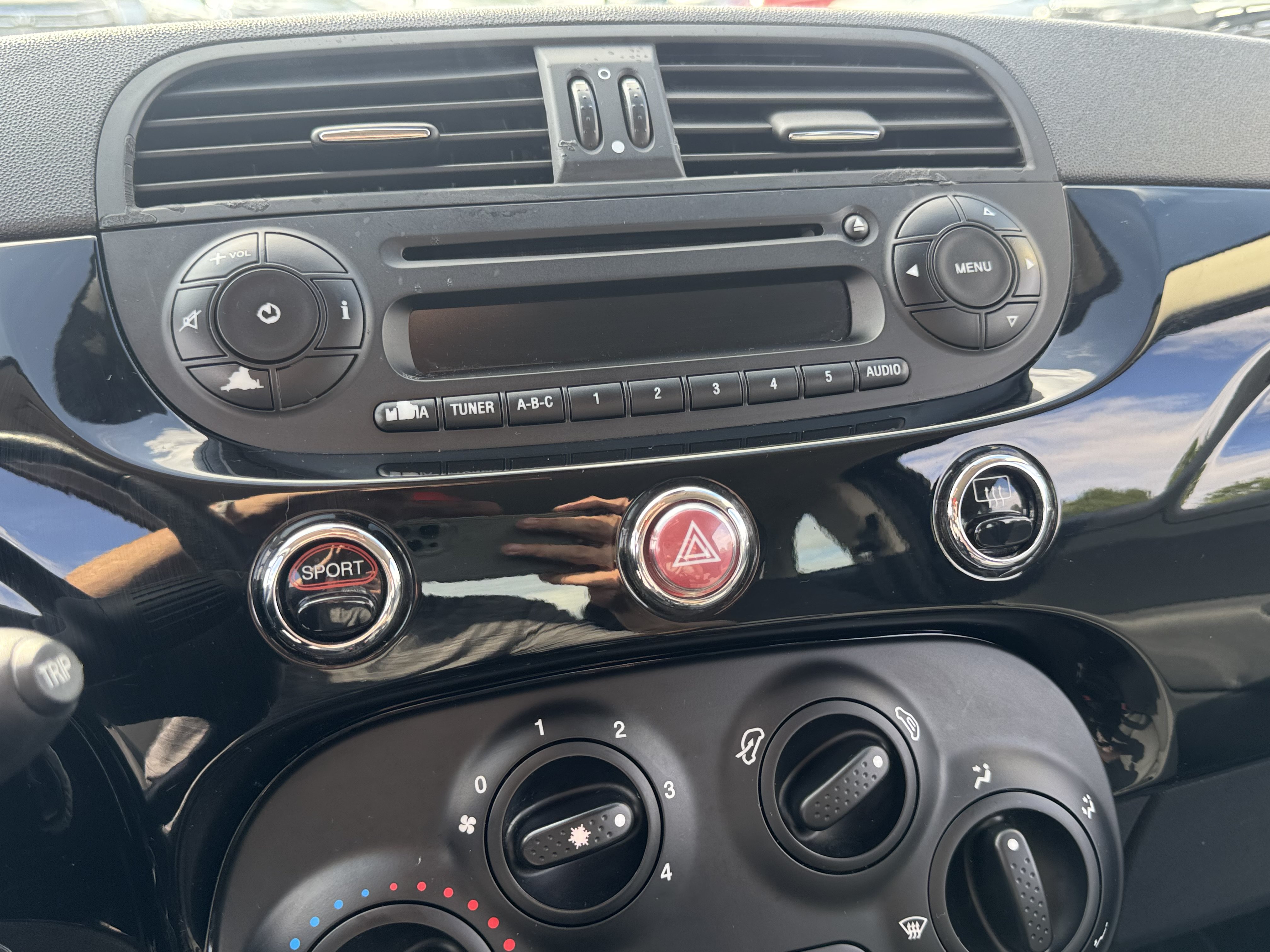 Used 2015 FIAT 500 Pop FWD image 19