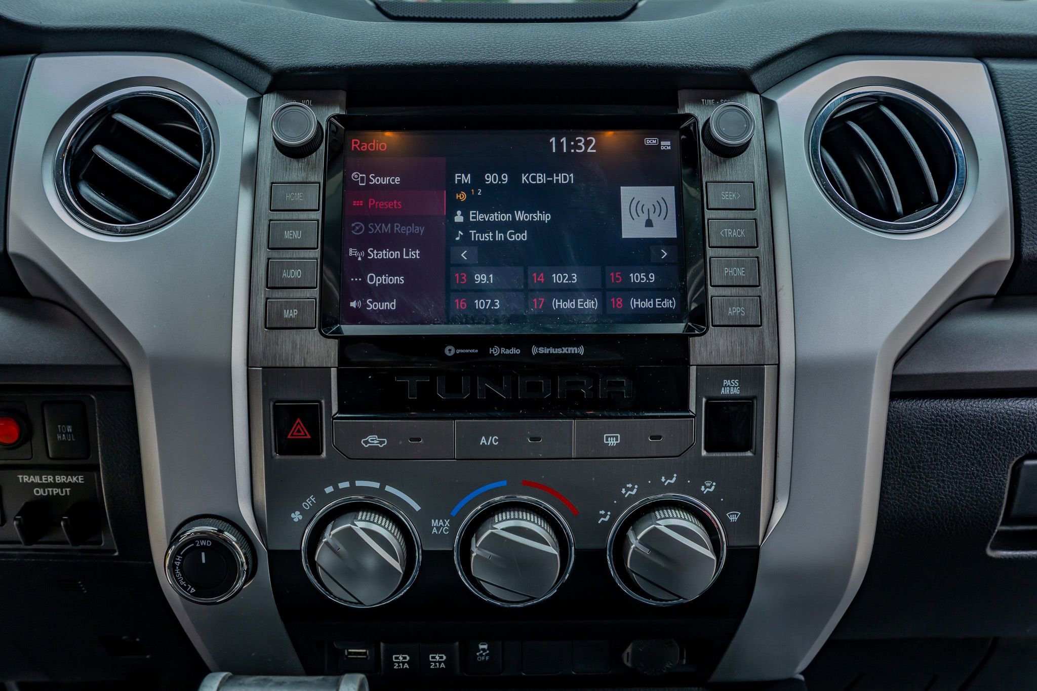 Used 2021 Toyota Tundra SR5 w/ SR5 Upgrade Package AWD/4WD image 24