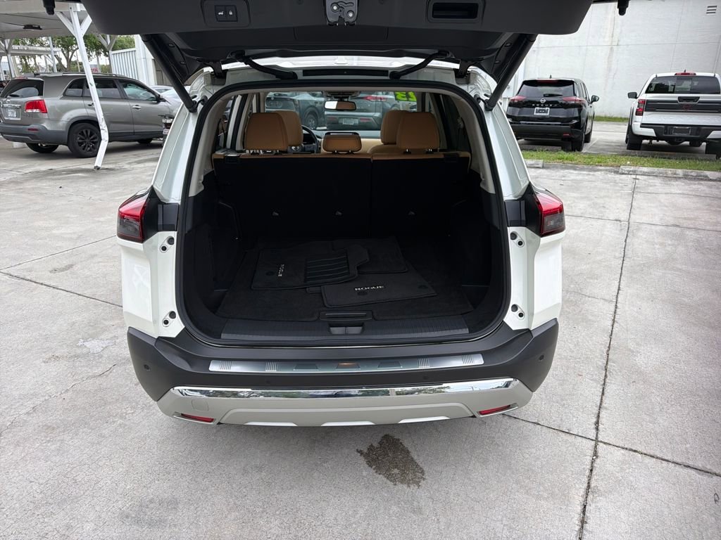 Used 2023 Nissan Rogue Platinum image 34