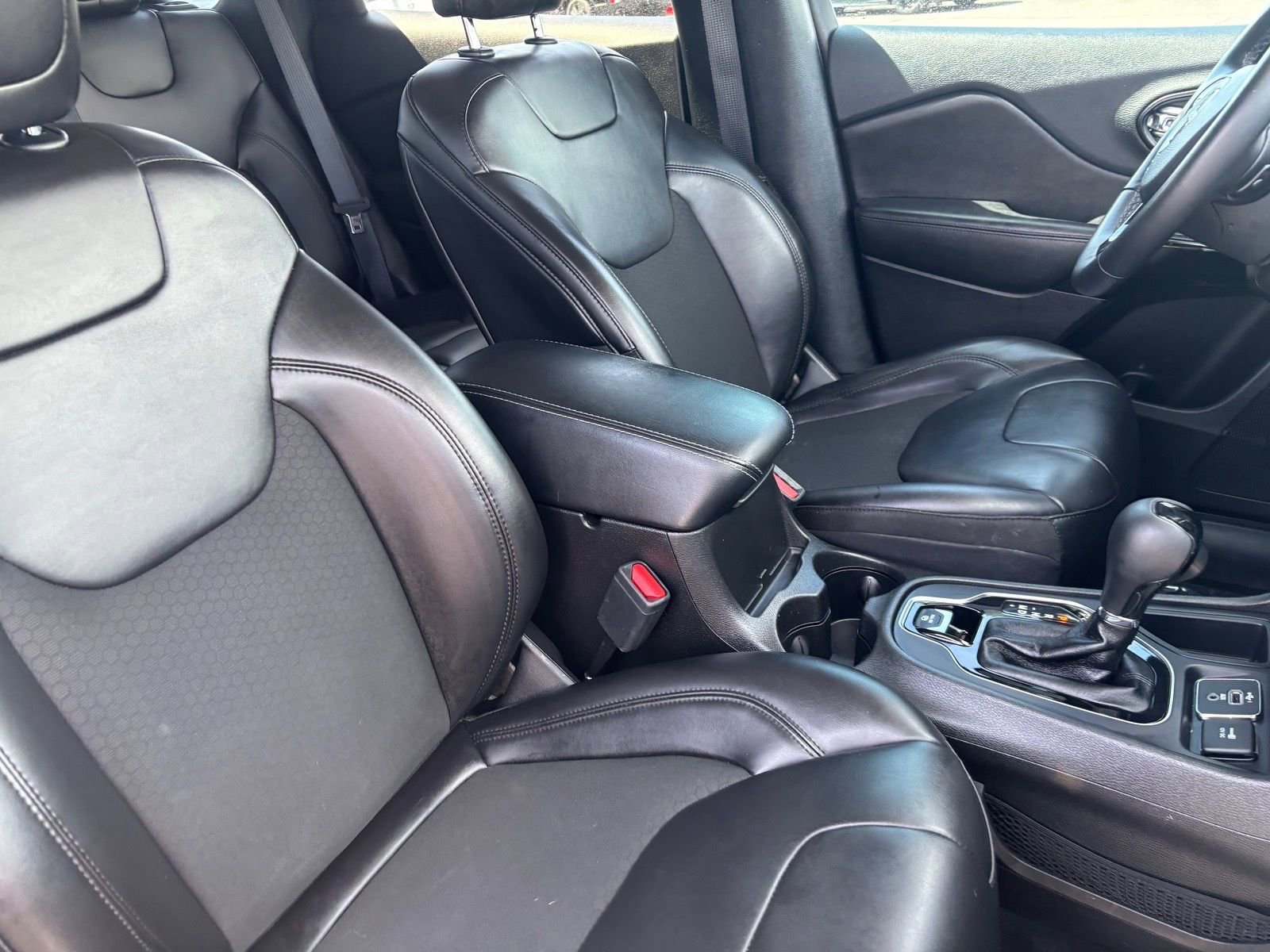 Used 2021 Jeep Cherokee Latitude Plus image 15