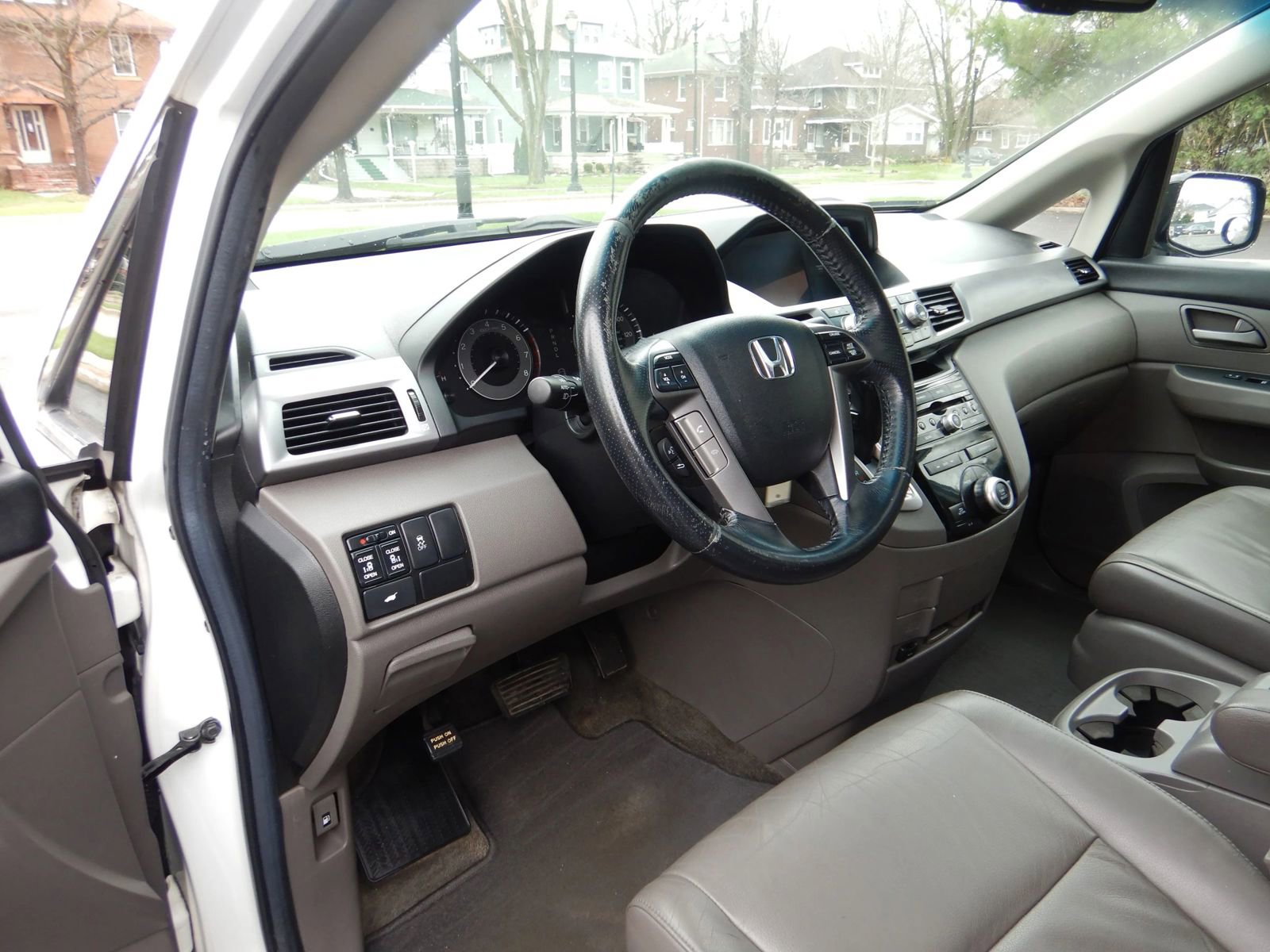 Used 2011 Honda Odyssey EX-L image 12