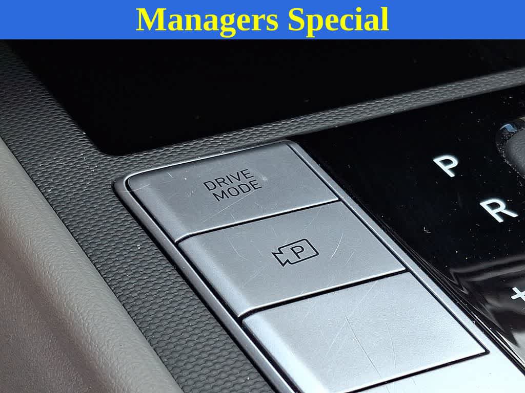 Used 2024 Hyundai Elantra SEL FWD image 24