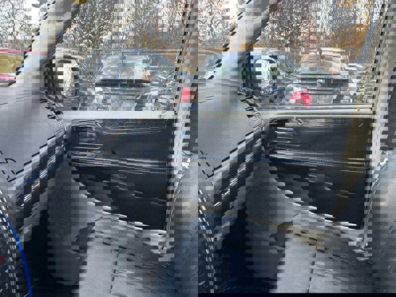 Used 2014 Chrysler Town & Country Touring image 13