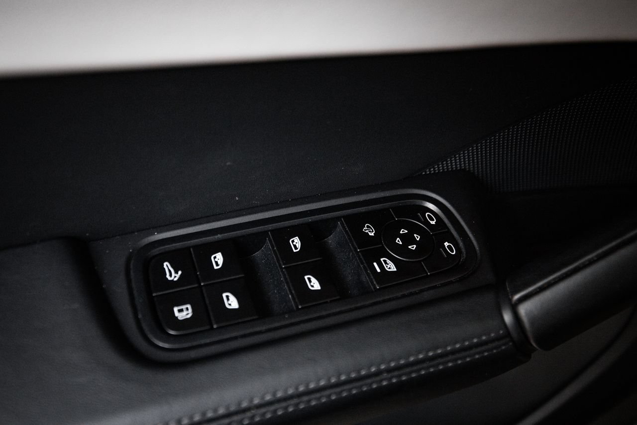 Certified 2025 Porsche Cayenne E-Hybrid AWD/4WD image 22