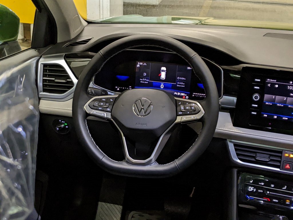 New 2025 Volkswagen Taos SE image 14