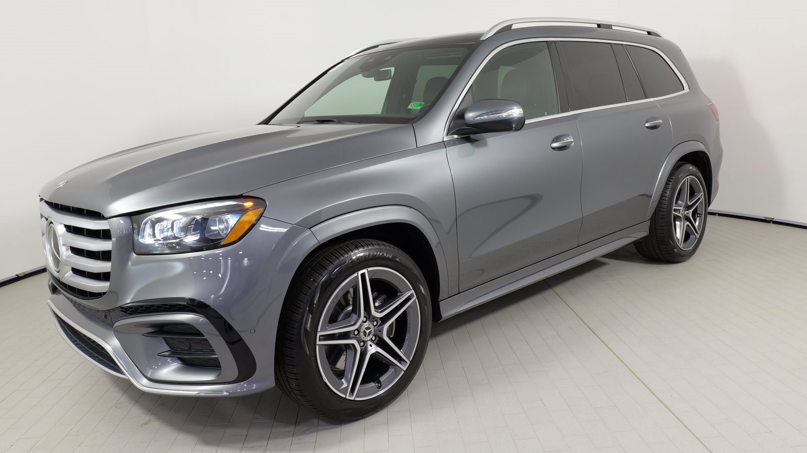 Used 2024 Mercedes-Benz GLS 450 4MATIC w/ AMG Line Exterior image 3
