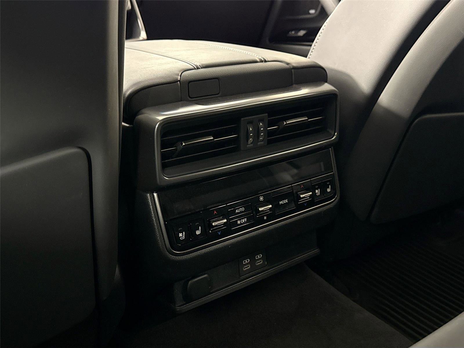 Used 2024 Lexus LX 600 F Sport image 37