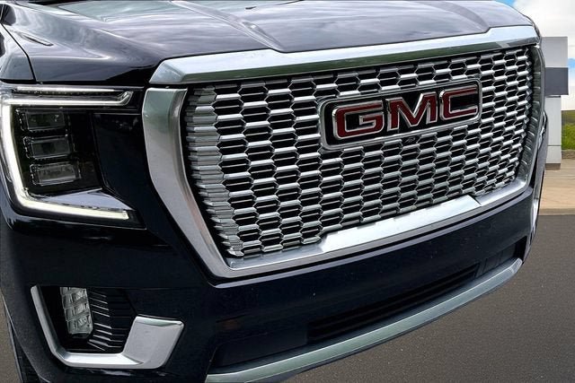 Used 2024 GMC Yukon XL Denali AWD/4WD image 30