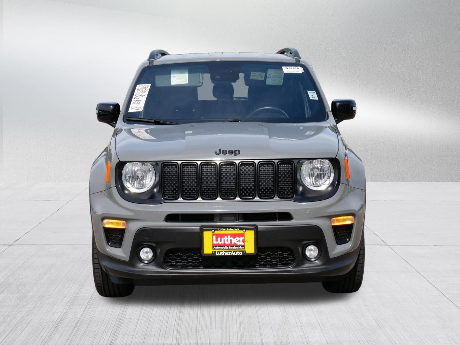 Used 2022 Jeep Renegade Altitude w/ Convenience Group AWD/4WD image 2