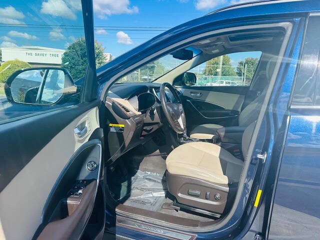 Used 2017 Hyundai Santa Fe FWD image 12
