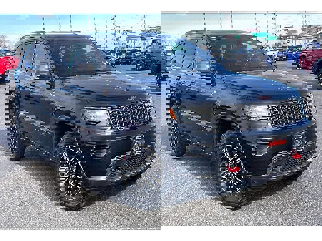 Used 2019 Jeep Grand Cherokee Trailhawk video 2