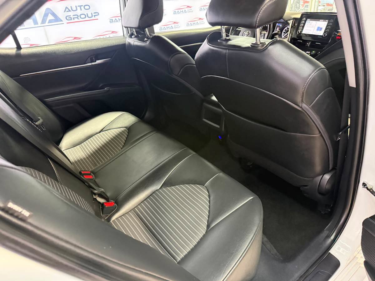 Used 2023 Toyota Camry SE FWD image 9