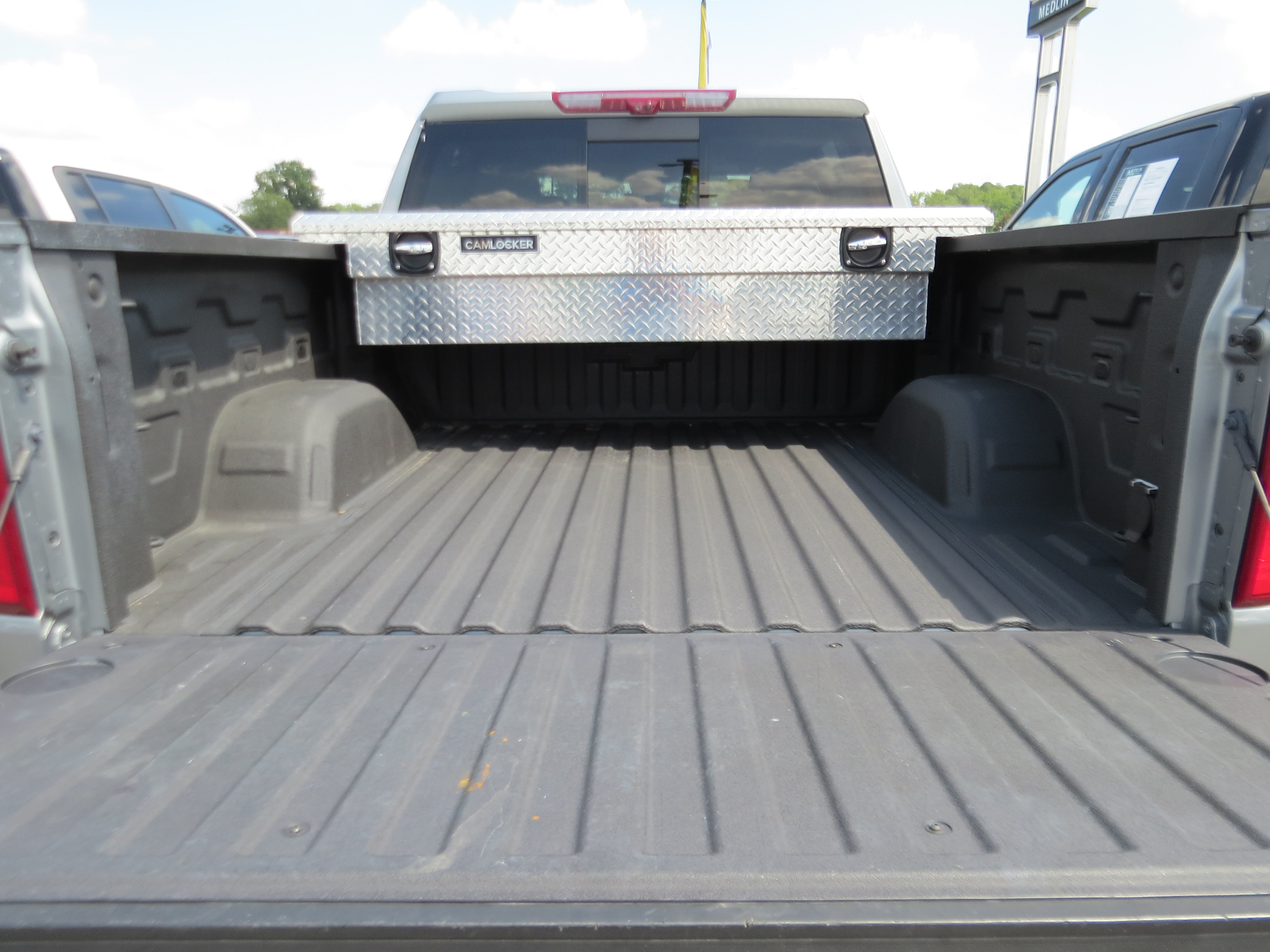 Used 2025 Chevrolet Silverado 1500 LTZ w/ Technology Package AWD/4WD image 9