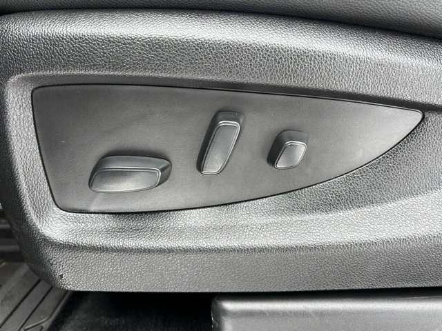 Used 2019 GMC Yukon SLT image 11