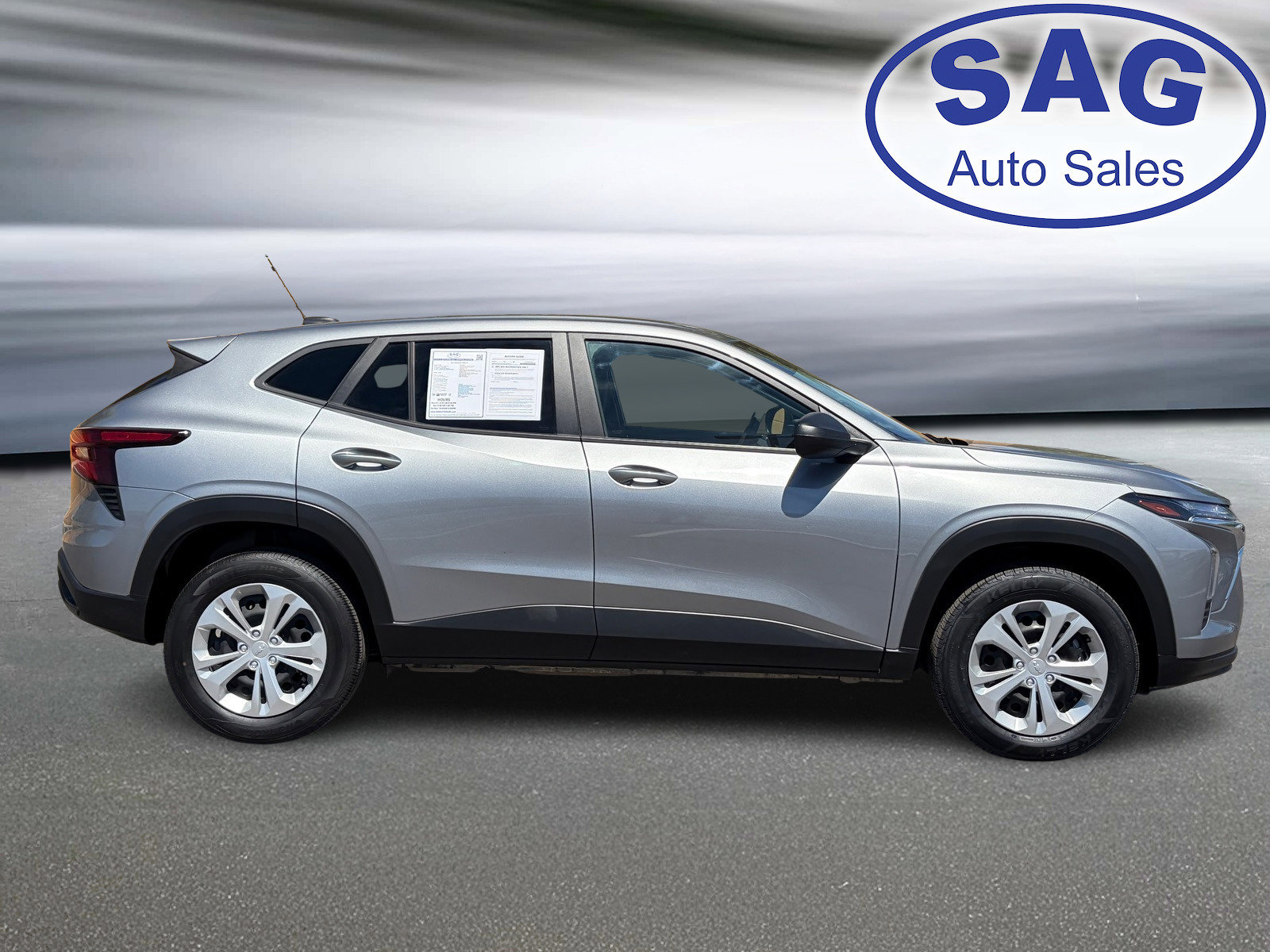 Used 2025 Chevrolet Trax LS image 3