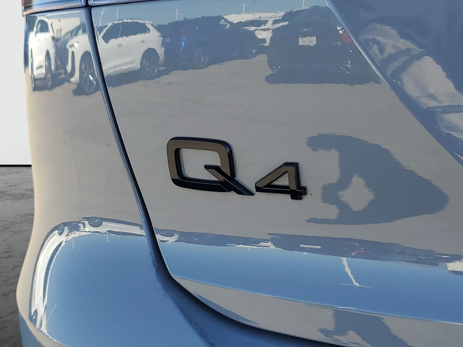 Used 2024 Audi Q4 e-tron Premium Plus w/ Premium Plus AWD/4WD image 7