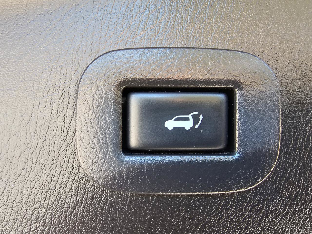Used 2015 INFINITI QX80 4WD w/ 22" Wheel Package image 24