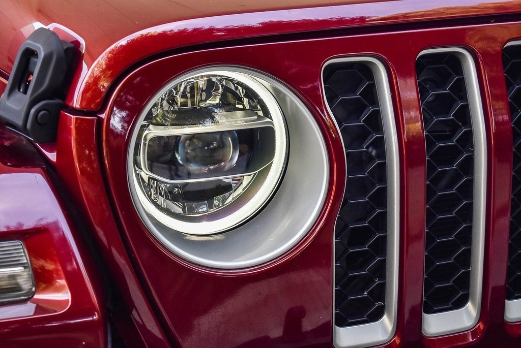 Used 2021 Jeep Wrangler Unlimited Sahara 4xe w/ Cold Weather Group image 8