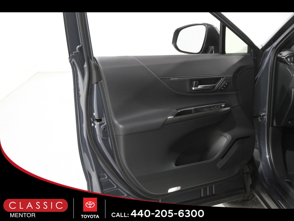 Certified 2024 Toyota Venza XLE image 4