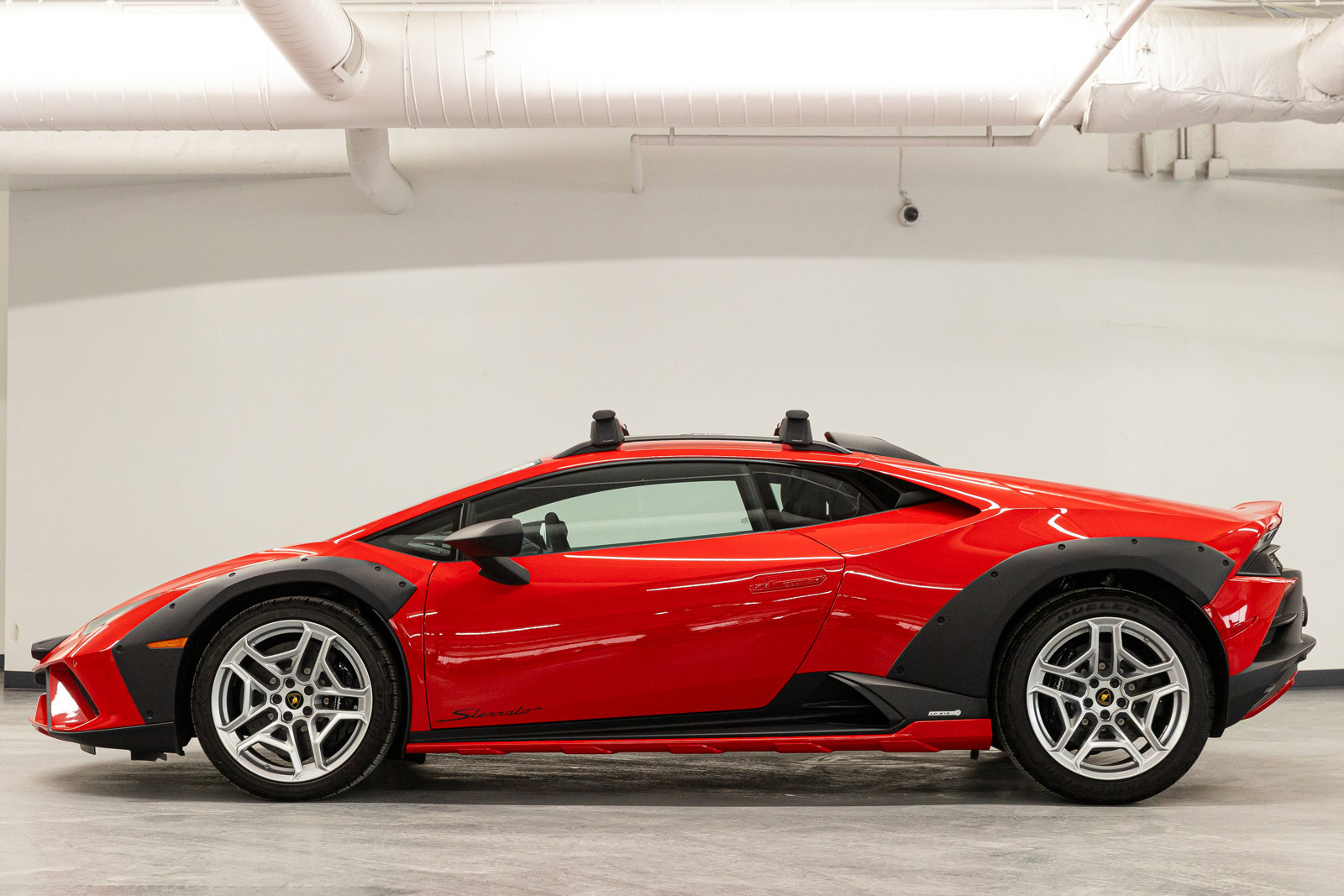 Used 2023 Lamborghini Huracan Sterrato image 2