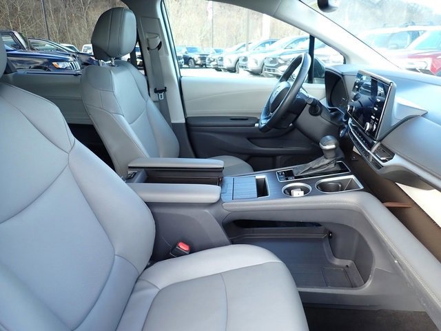 Used 2024 Toyota Sienna XLE image 10