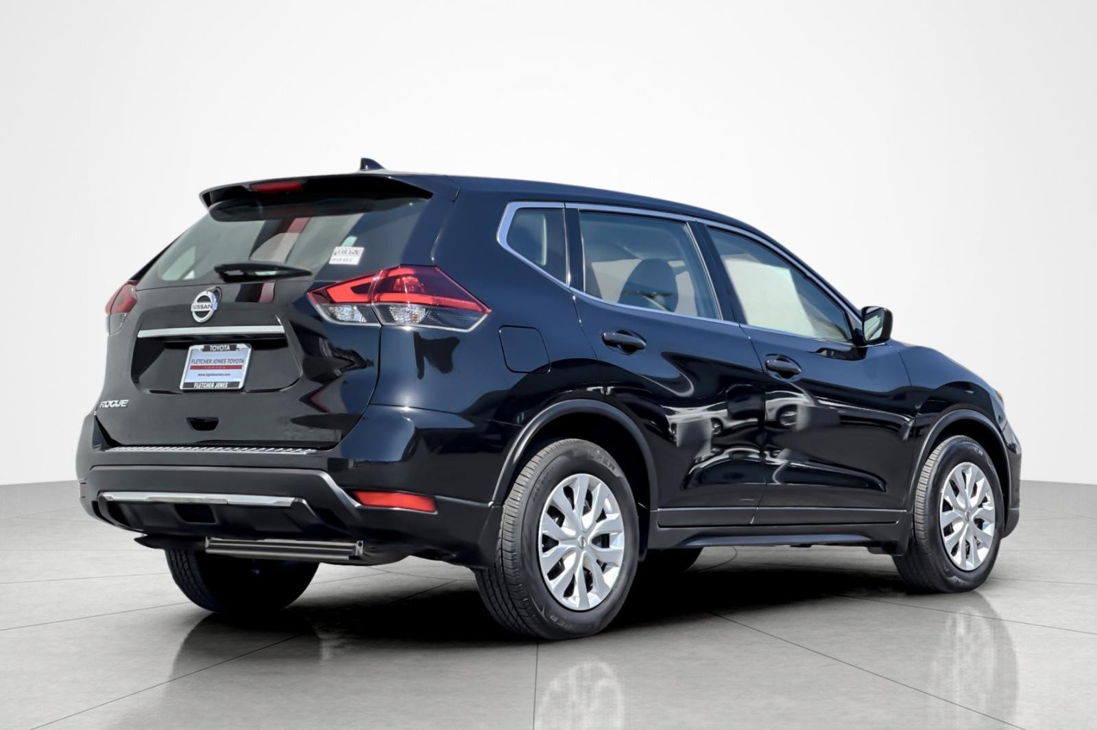 Used 2018 Nissan Rogue S image 5