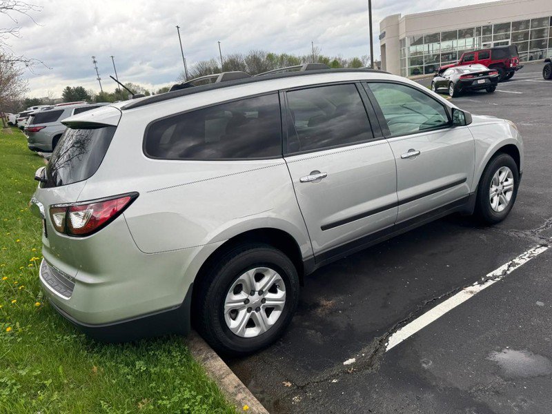Used 2014 Chevrolet Traverse LS FWD image 3