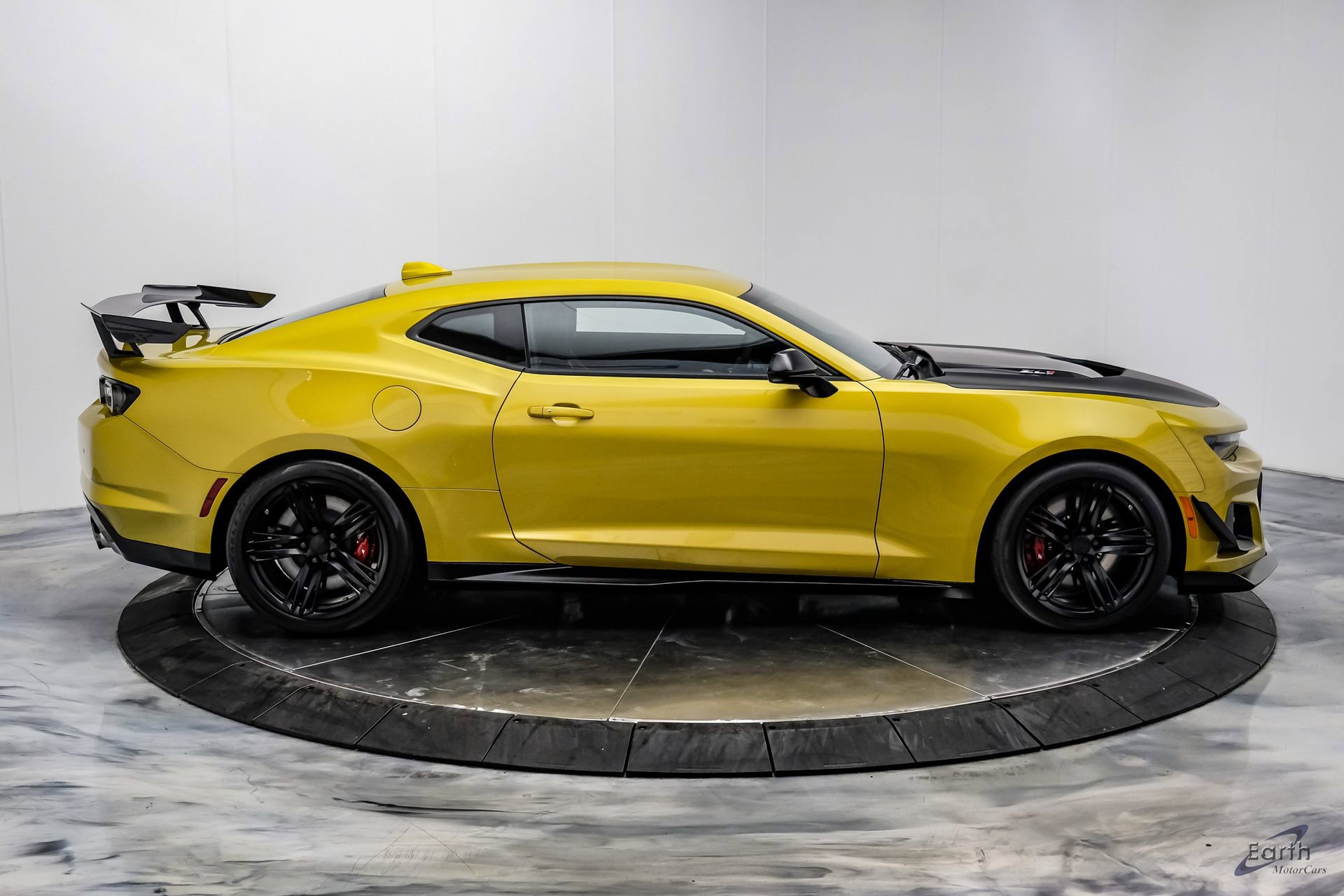 Used 2024 Chevrolet Camaro ZL1 RWD image 26