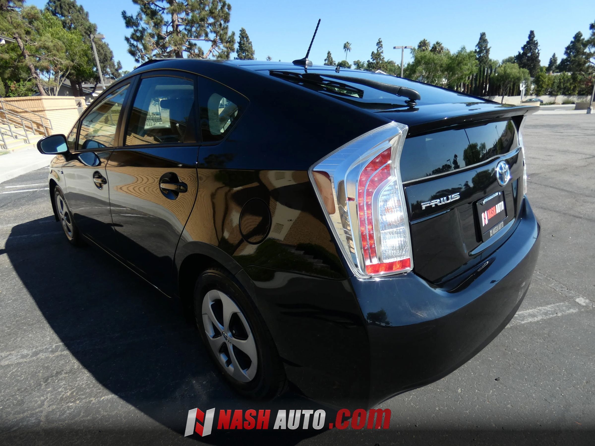 Used 2014 Toyota Prius Four w/ Solar Roof Package FWD image 12