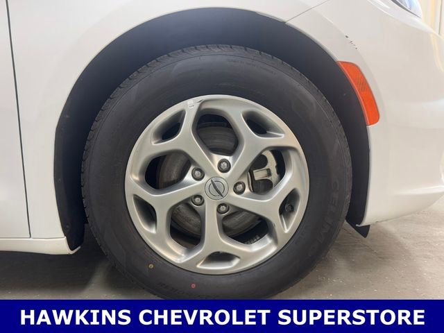 Used 2024 Chrysler Pacifica Limited FWD image 42