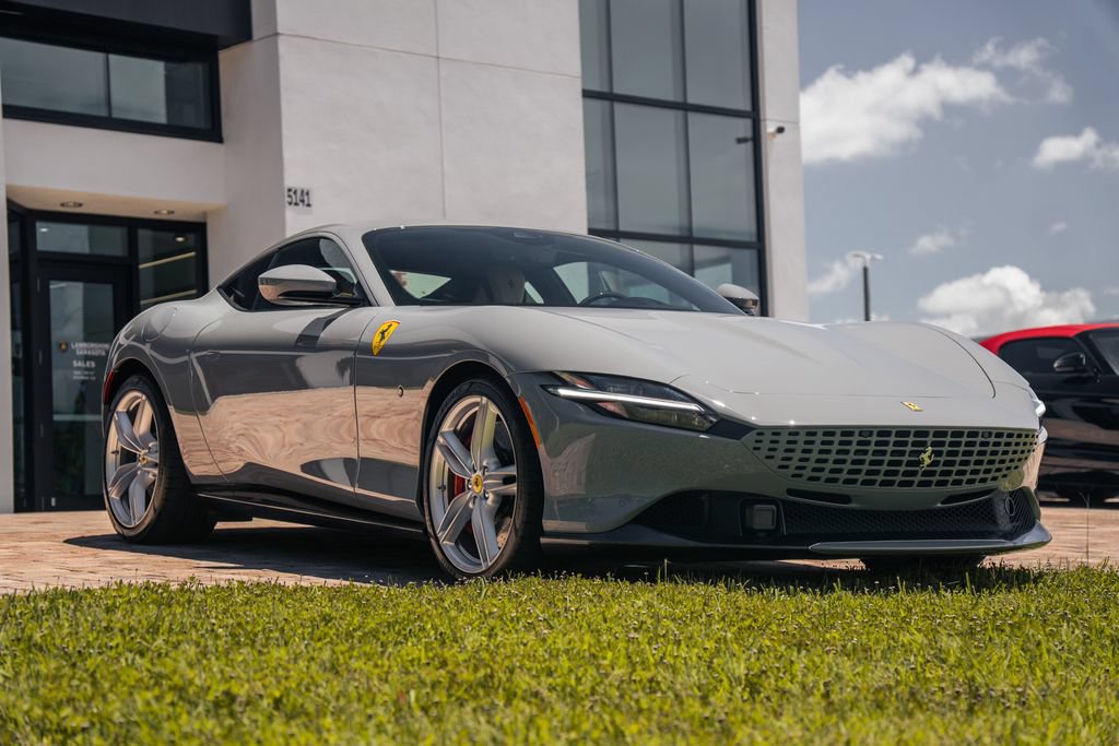 Used 2022 Ferrari Roma RWD image 9