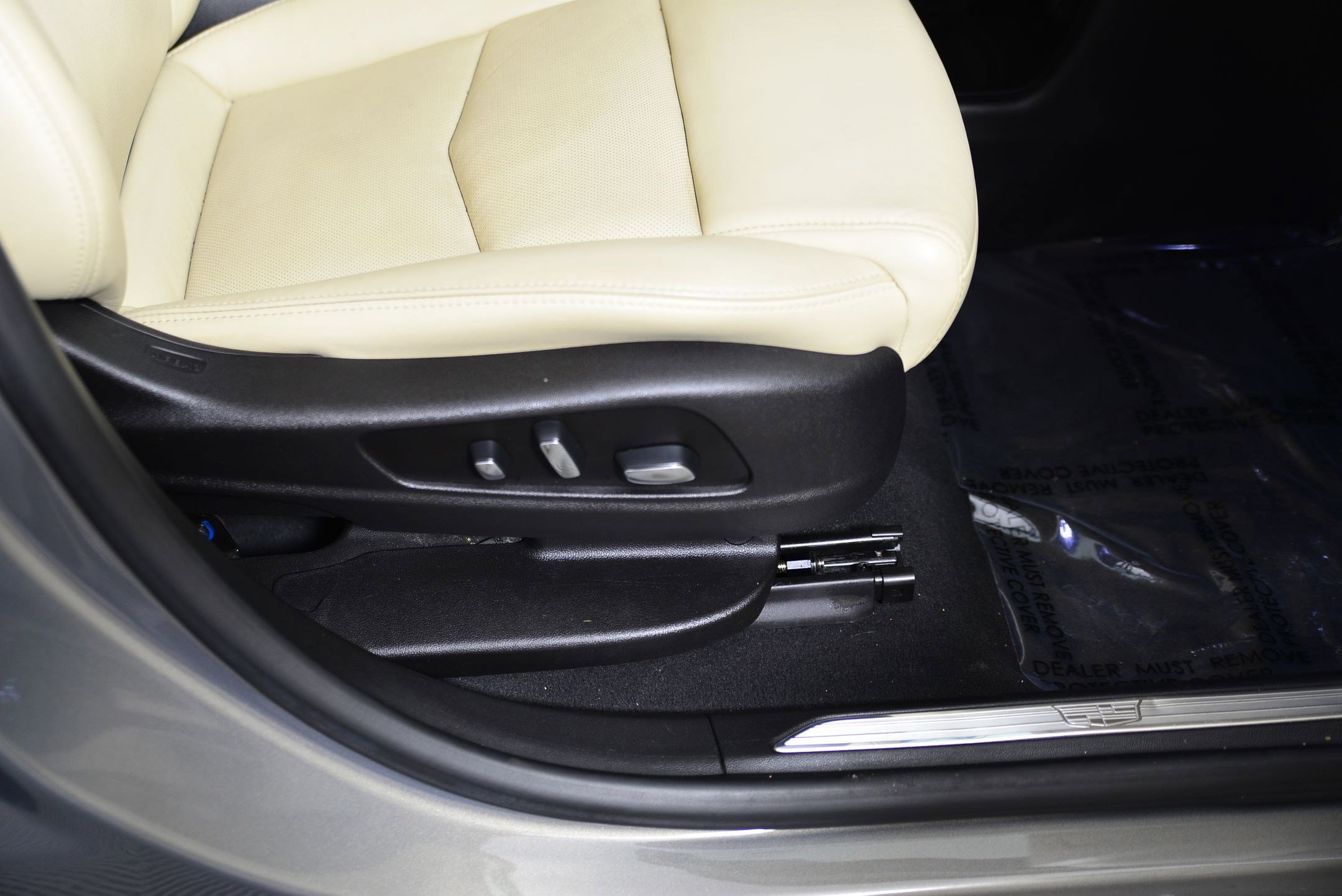 Used 2018 Cadillac XT5 Luxury w/ Driver Awareness Package image 10