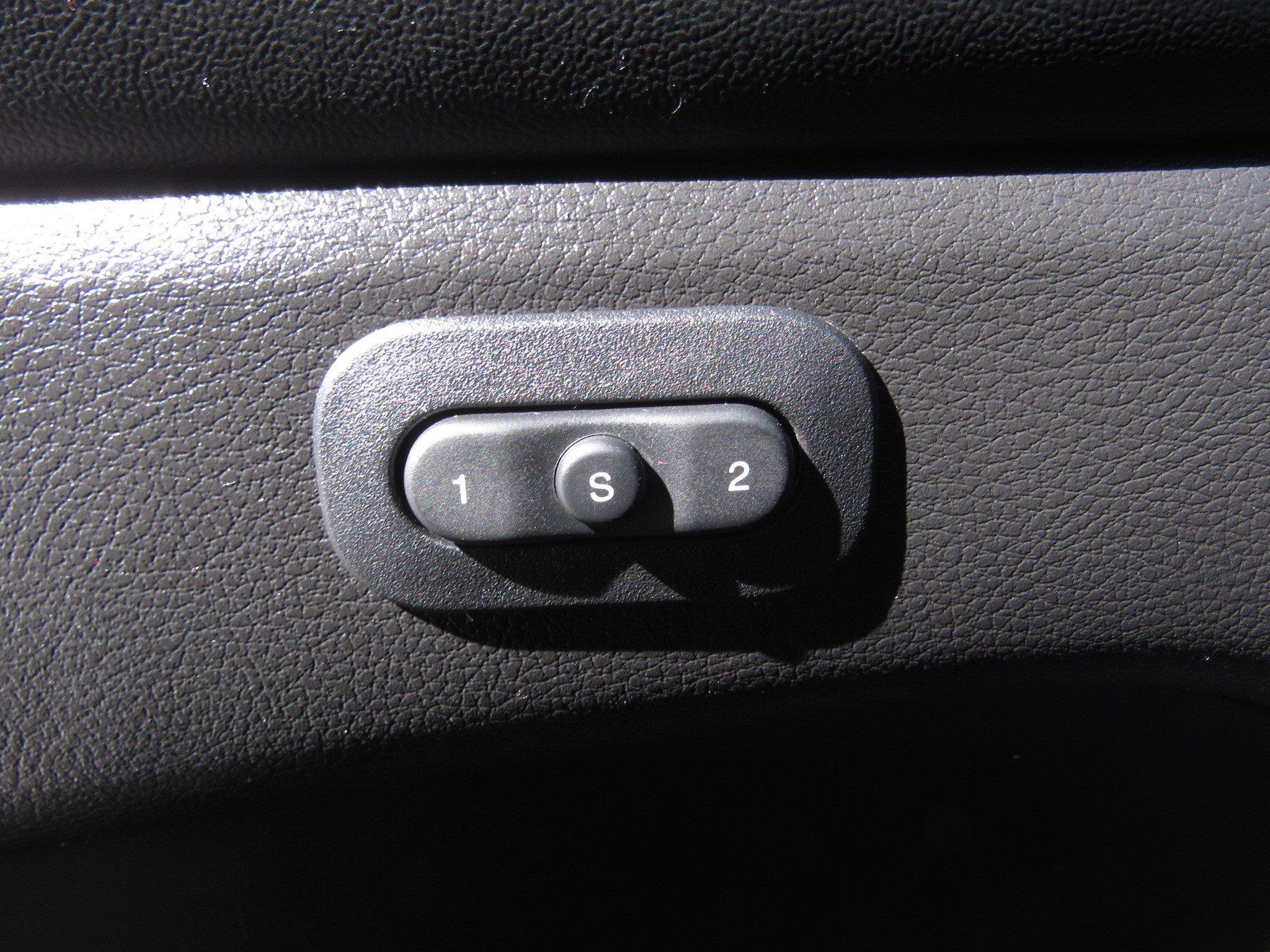 Used 2021 Jeep Grand Cherokee Limited X image 24