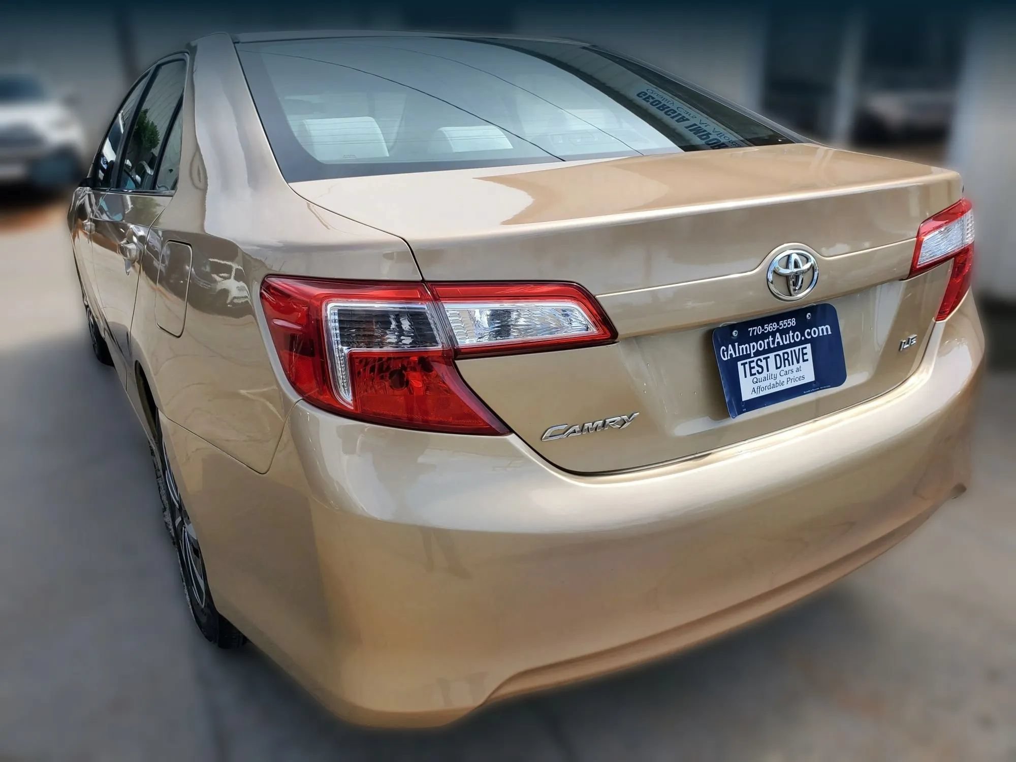 Used 2012 Toyota Camry LE FWD image 5