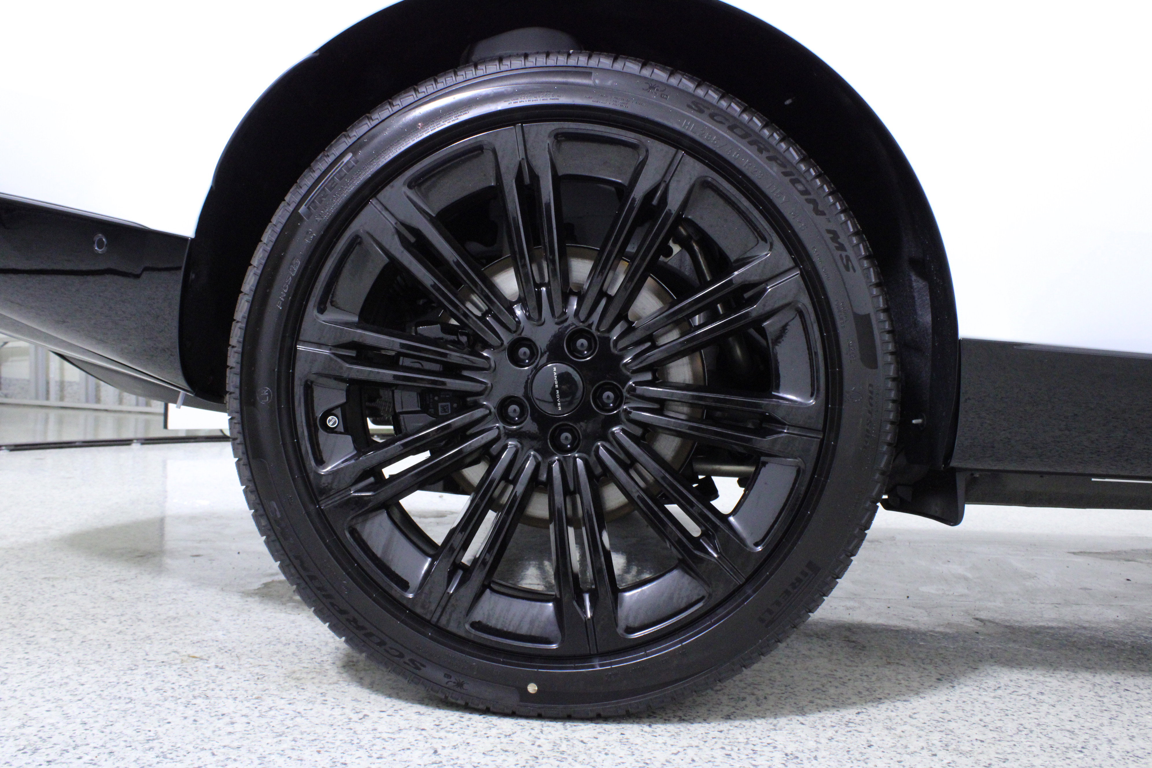 New 2026 Land Rover Range Rover SE image 8