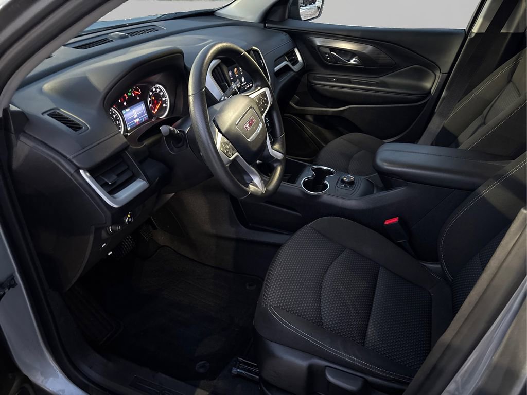 Used 2023 GMC Terrain SLE image 9