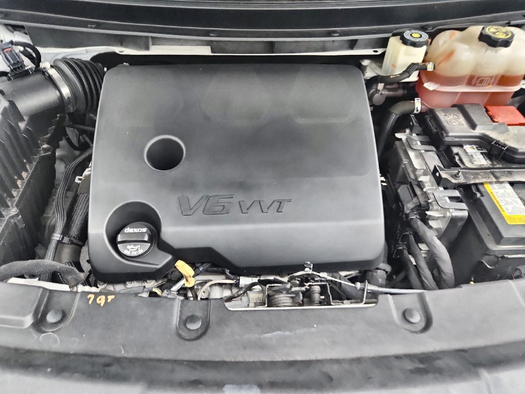 Used 2019 Chevrolet Traverse Premier w/ Driver Confidence II Package FWD image 38