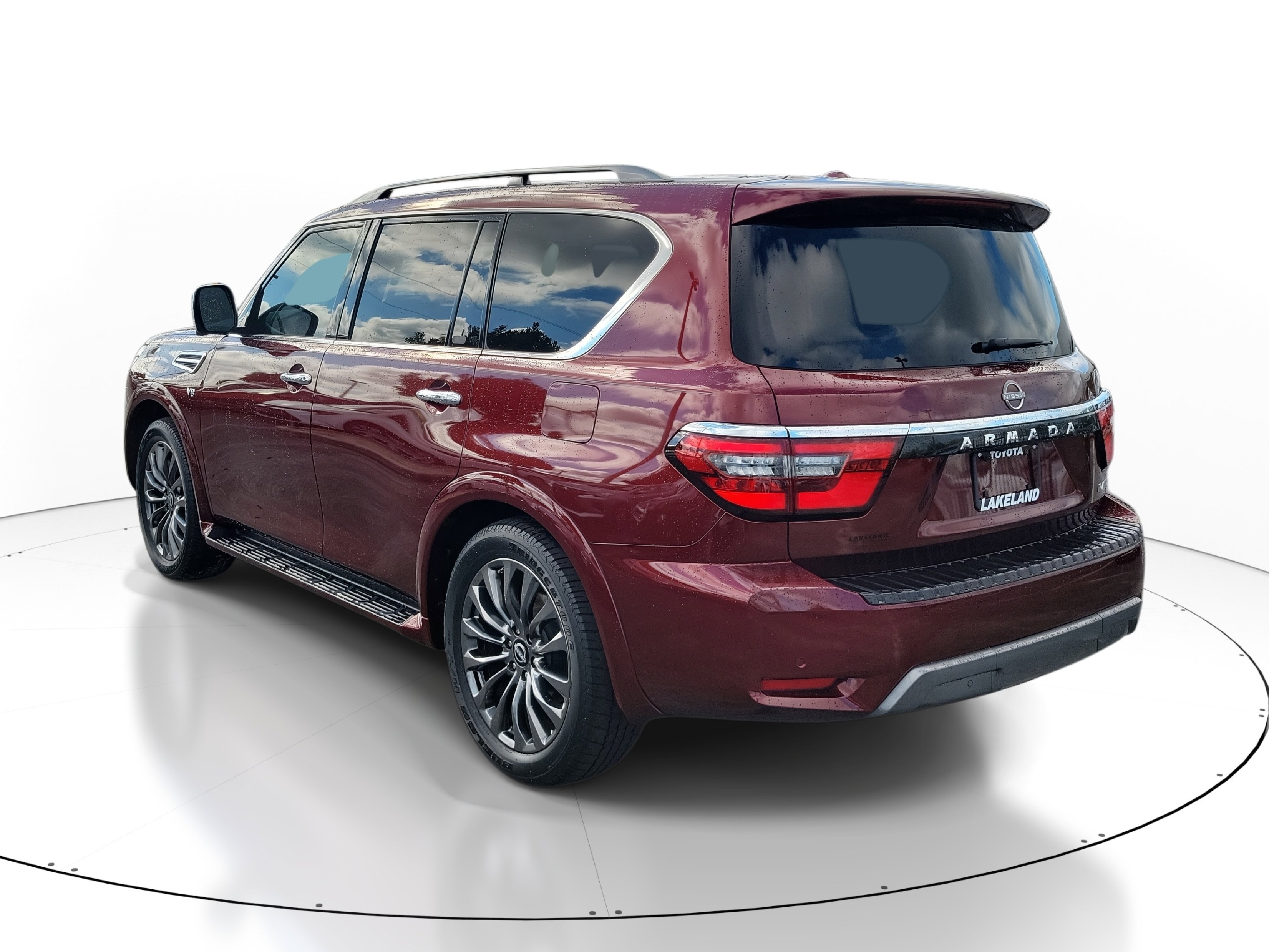 Used 2021 Nissan Armada Platinum w/ Captain's Chairs Package image 5