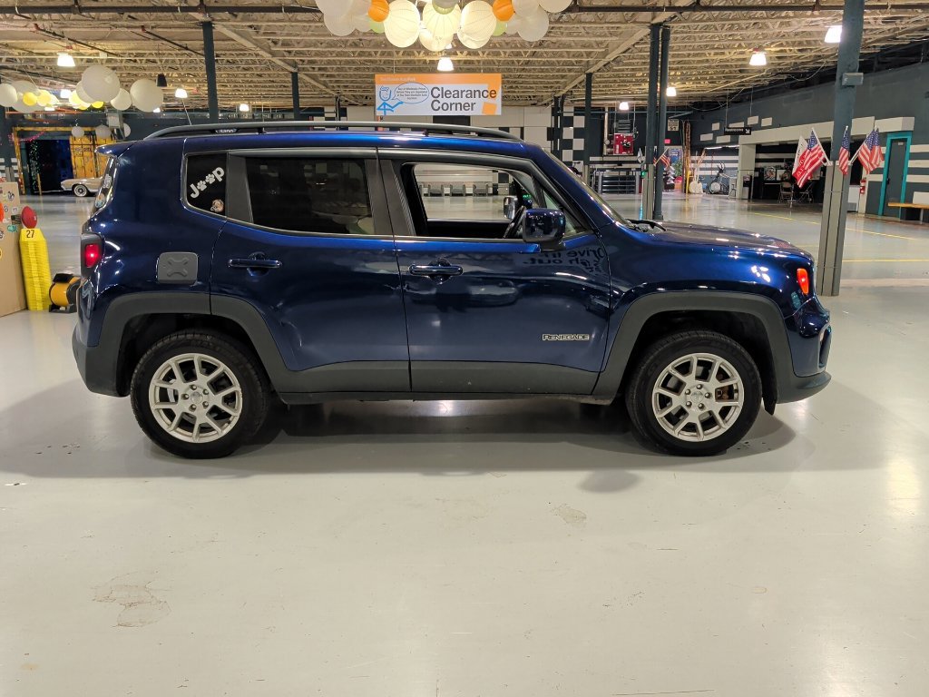 Used 2019 Jeep Renegade Latitude w/ Cold Weather Group AWD/4WD image 10