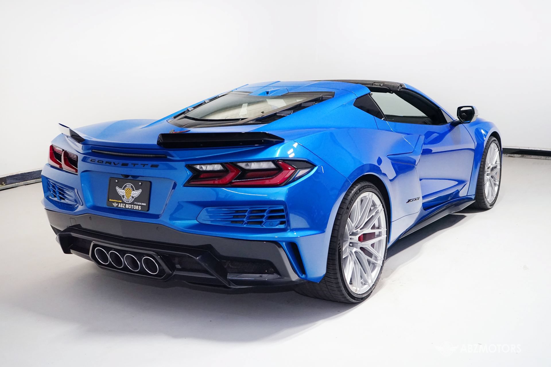 Used 2024 Chevrolet Corvette Z06 RWD image 5