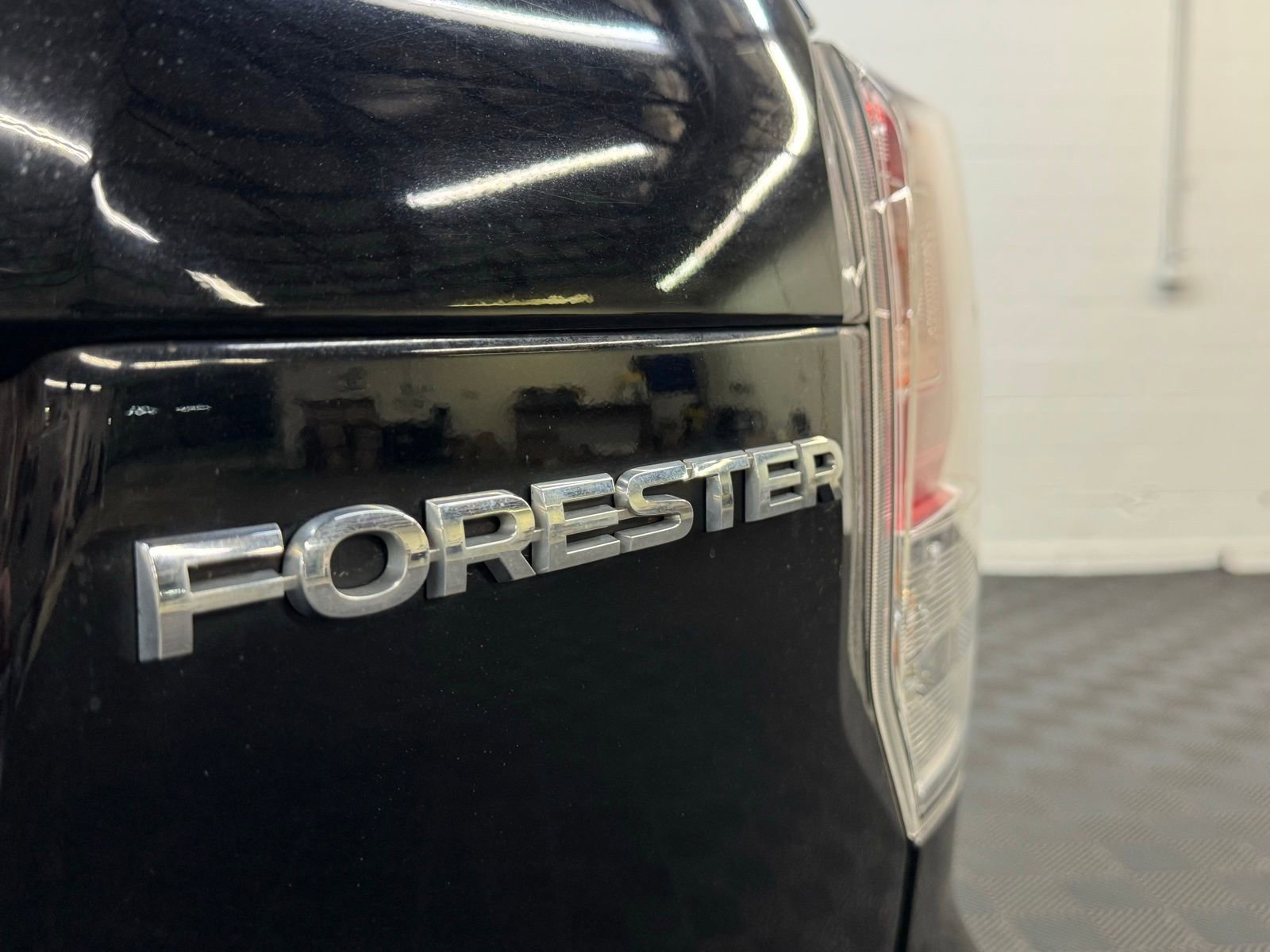 Used 2018 Subaru Forester 2.5i Premium w/ All-Weather Package image 7