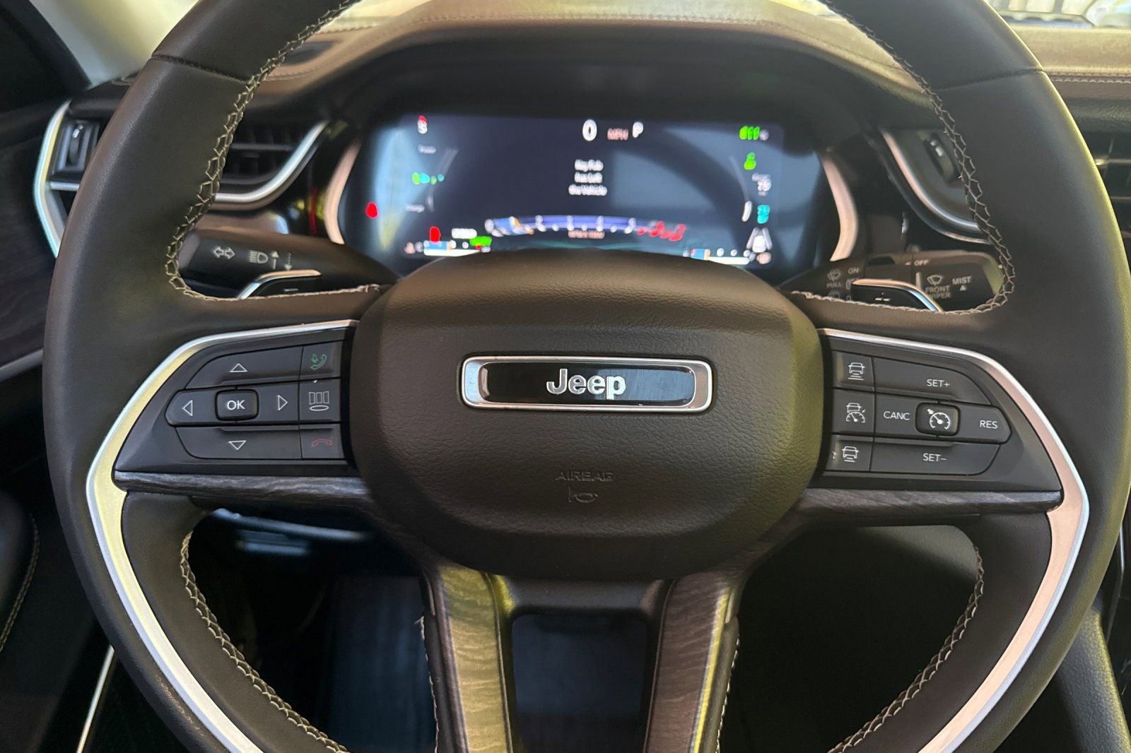 Used 2023 Jeep Grand Cherokee 4WD 4xe image 24