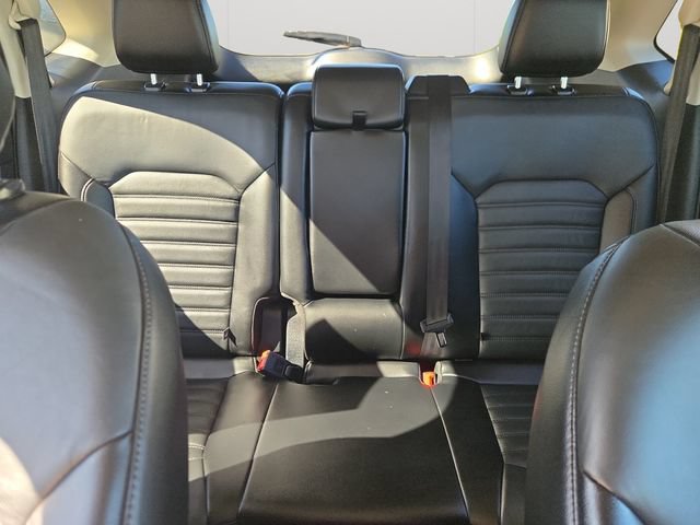 Used 2016 Ford Edge SEL w/ Equipment Group 201A AWD/4WD image 17