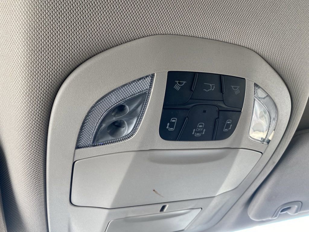 Used 2024 Chrysler Pacifica Touring-L image 23