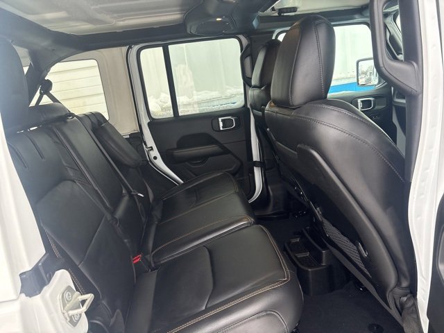 Used 2024 Jeep Wrangler Unlimited Sahara w/ Technology Group image 10