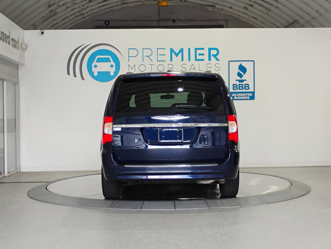 Used 2016 Chrysler Town & Country Touring image 47