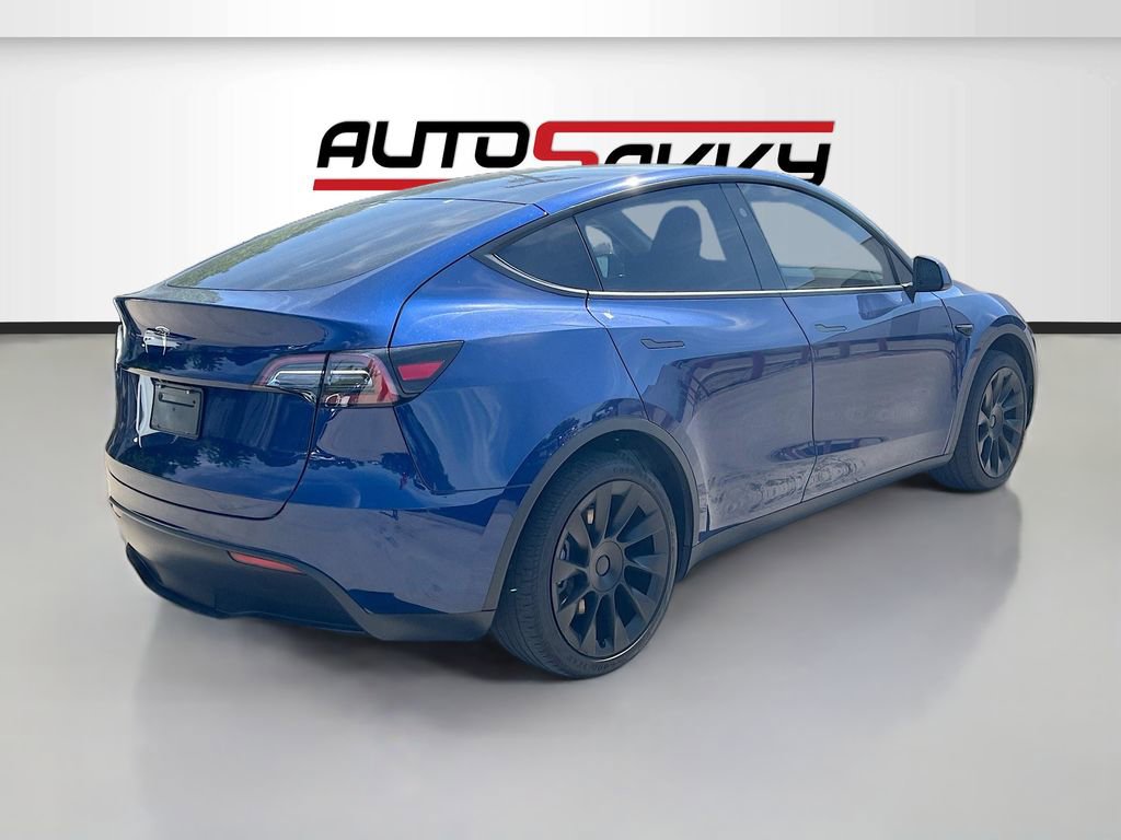 Used 2024 Tesla Model Y Long Range RWD image 7